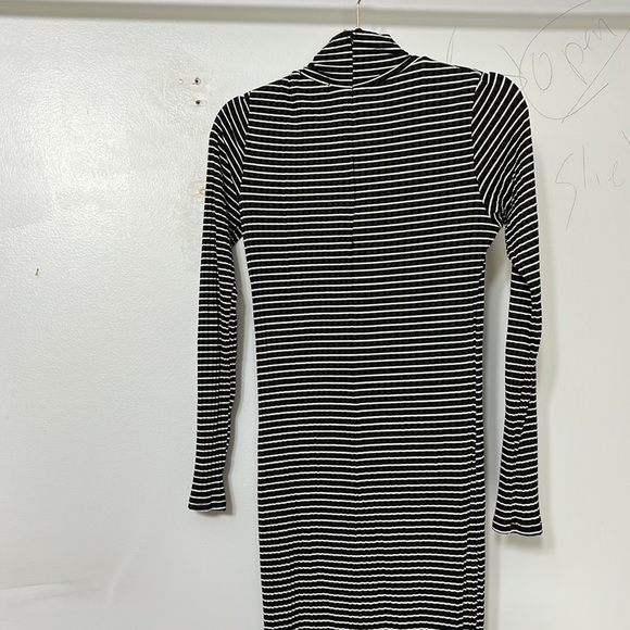 LNA Black & White Striped Ribbed Mock Neck Ling Sleeved Maxi/Midi Dress Size Med - Picture 5 of 5